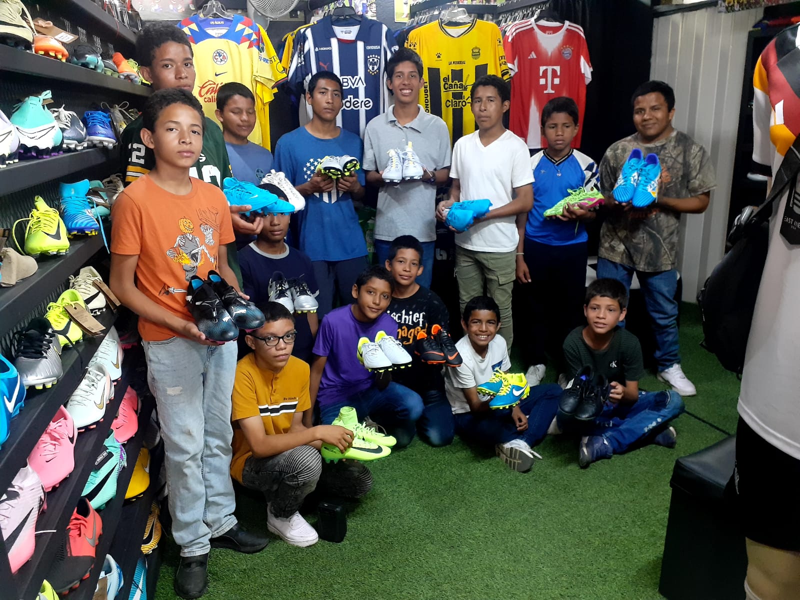 HCP Leonas Football team